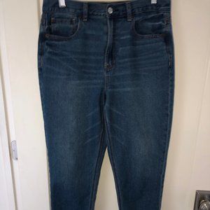 American Eagle high rise Mom jeans sz 8 Reg NWOT